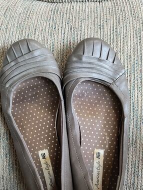 American Eagle Outfitters Taupe Pleated Ballet Flats